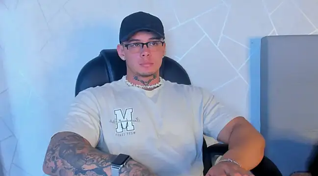 NoahhBrown online show from 8, 2, 2025