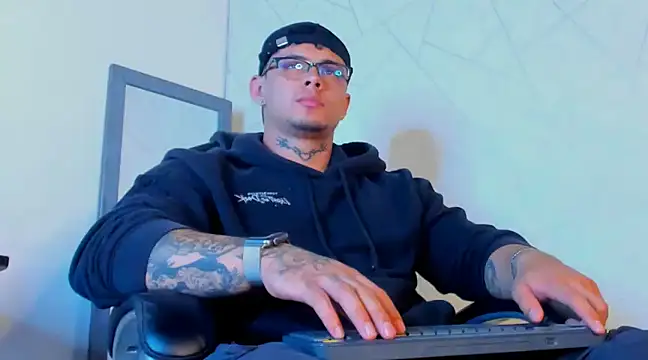 NoahhBrown online show from 12, 2, 2025