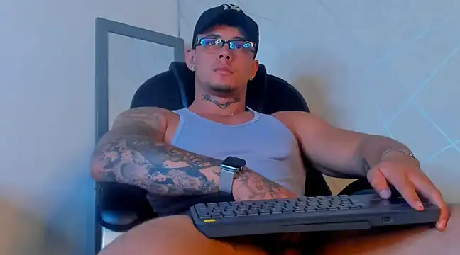 NoahhBrown online show from 13, 2, 2025