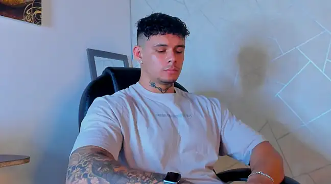 NoahhBrown online show from 28, 2, 2025