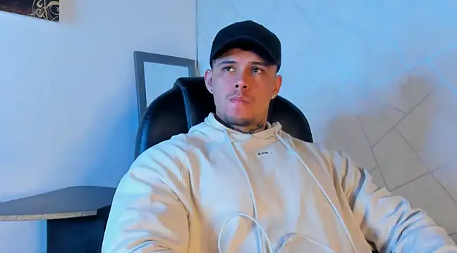 NoahhBrown online show from 4, 3, 2025