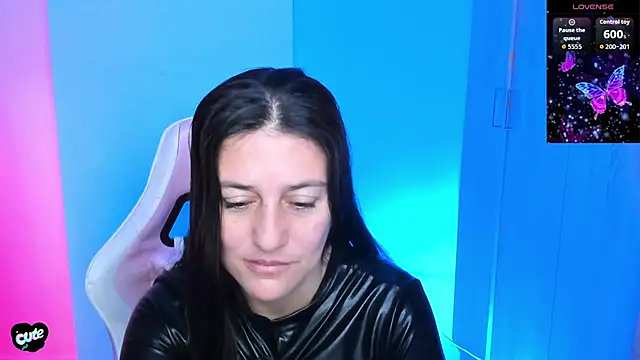 Snapshot of Saskyaa chatting on 16, 11, 2025 Saskyaa online show from 16, 11, 2025