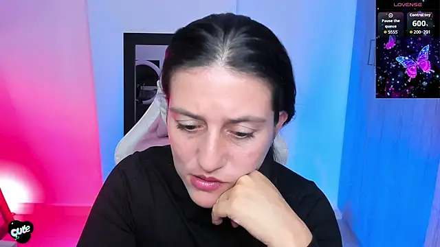 Snapshot of Saskyaa chatting on 27, 11, 2025 Saskyaa online show from 27, 11, 2025