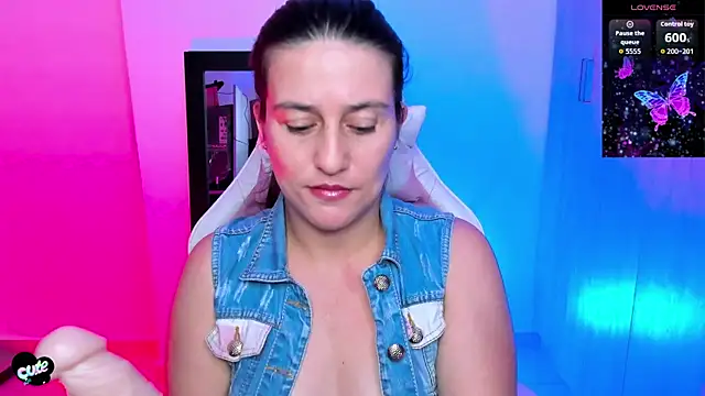 Snapshot of Saskyaa chatting on 30, 11, 2025 Saskyaa online show from 30, 11, 2025