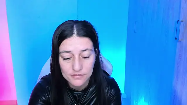 Snapshot of Saskyaa chatting on 1, 12, 2025 Saskyaa online show from 1, 12, 2025