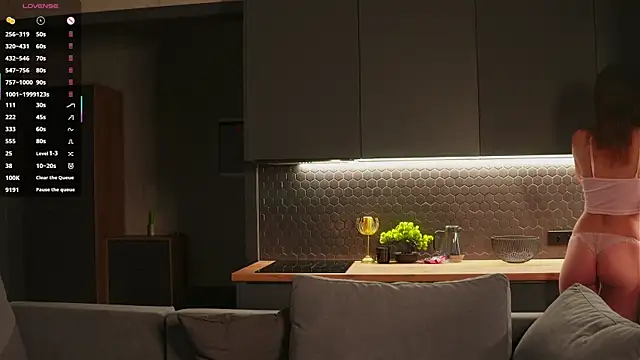 Snapshot of IdaJonesy chatting on 28, 11, 2025 IdaJonesy online show from 28, 11, 2025