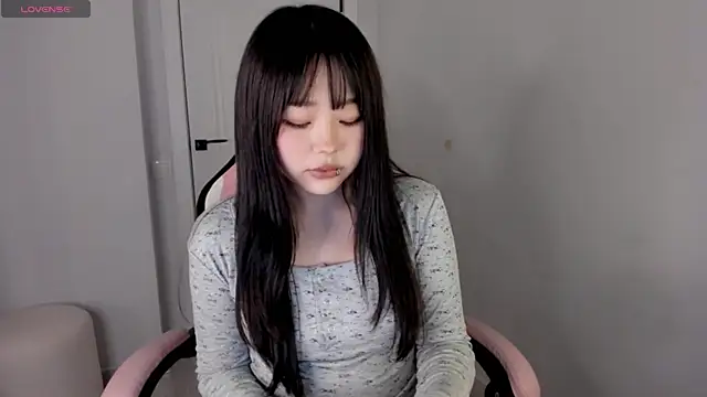 hee young11 online show from 18, 9, 2025