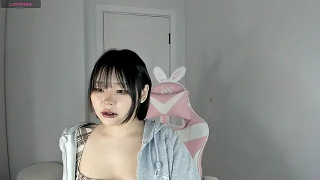 hee young11 online show from 6, 3, 2026