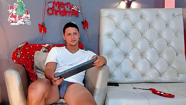 Snapshot of MITCHELL_BURNS chatting on 14, 12, 2024 MITCHELL BURNS online show from 14, 12, 2024