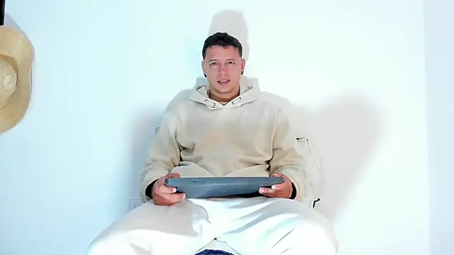 Snapshot of MITCHELL_BURNS chatting on 24, 2, 2025 MITCHELL BURNS online show from 24, 2, 2025