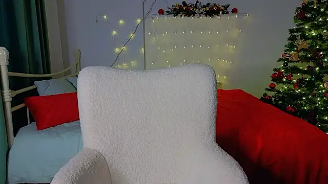Snapshot of Lina-hill chatting on 6, 12, 2024 Lina-hill online show from 6, 12, 2024