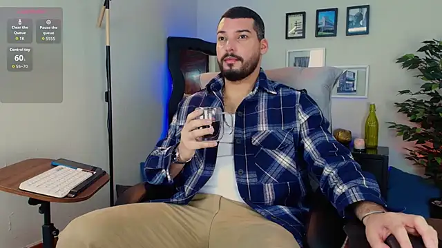 Snapshot of HenryBenso chatting on 6, 7, 2026 HenryBenso online show from 6, 7, 2026