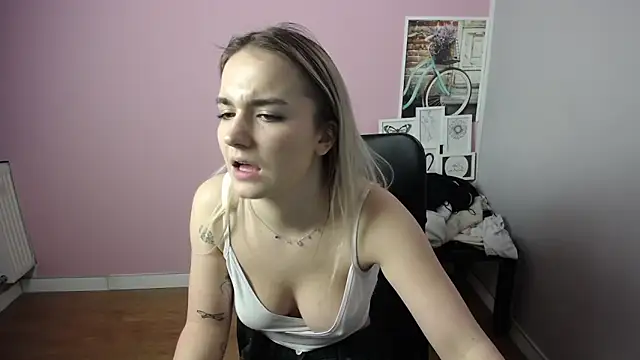 Snapshot of viktoria_lovely chatting on 24, 1, 2025 viktoria lovely online show from 24, 1, 2025