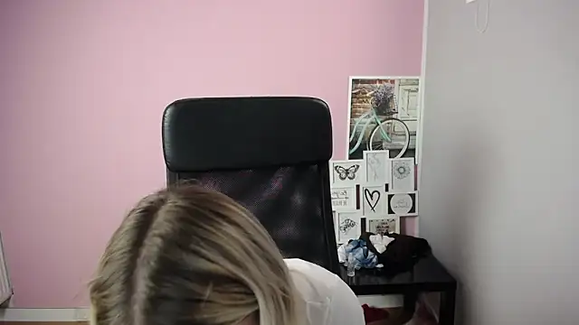 Snapshot of viktoria_lovely chatting on 19, 9, 2025 viktoria lovely online show from 19, 9, 2025