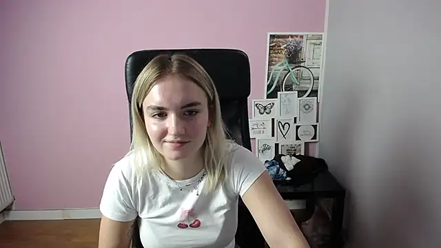 Snapshot of viktoria_lovely chatting on 22, 9, 2025 viktoria lovely online show from 22, 9, 2025