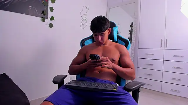 Snapshot of Bray_Kevin chatting on 2, 12, 2024 Bray Kevin online show from 2, 12, 2024