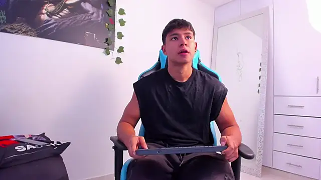 Snapshot of Bray_Kevin chatting on 15, 12, 2024 Bray Kevin online show from 15, 12, 2024