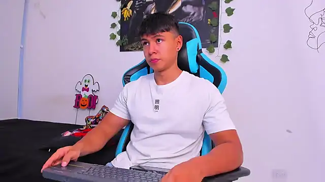 Snapshot of Bray_Kevin chatting on 25, 12, 2024 Bray Kevin online show from 25, 12, 2024