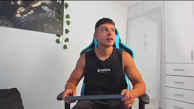 Snapshot of Bray_Kevin chatting on 22, 2, 2025 Bray Kevin online show from 22, 2, 2025