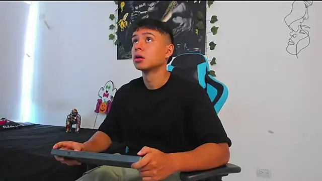 Snapshot of Bray_Kevin chatting on 23, 2, 2025 Bray Kevin online show from 23, 2, 2025