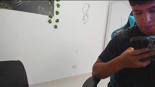 Snapshot of Bray_Kevin chatting on 28, 2, 2025 Bray Kevin online show from 28, 2, 2025