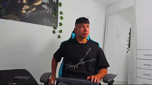 Snapshot of Bray_Kevin chatting on 8, 3, 2025 Bray Kevin online show from 8, 3, 2025