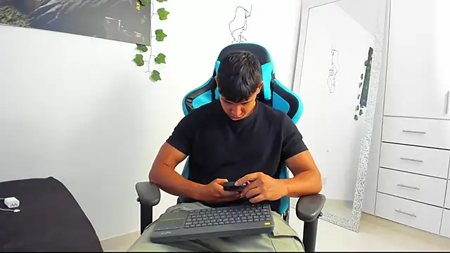 Snapshot of Bray_Kevin chatting on 22, 3, 2025 Bray Kevin online show from 22, 3, 2025