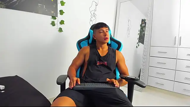 Snapshot of Bray_Kevin chatting on 23, 3, 2025 Bray Kevin online show from 23, 3, 2025