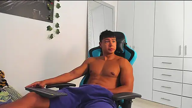 Snapshot of Bray_Kevin chatting on 8, 9, 2025 Bray Kevin online show from 8, 9, 2025