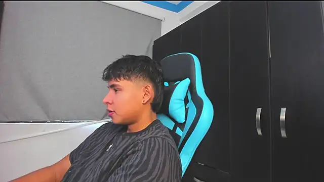 Snapshot of Bray_Kevin chatting on 30, 10, 2025 Bray Kevin online show from 30, 10, 2025