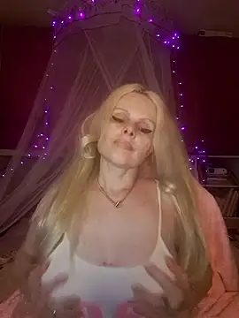 Snapshot of Angeldevilus chatting on 17, 7, 2026 Angeldevilus online show from 17, 7, 2026
