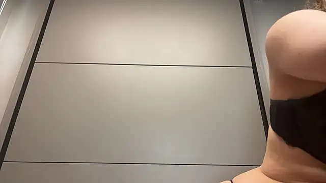 Monicbabe online show from 22, 3, 2025