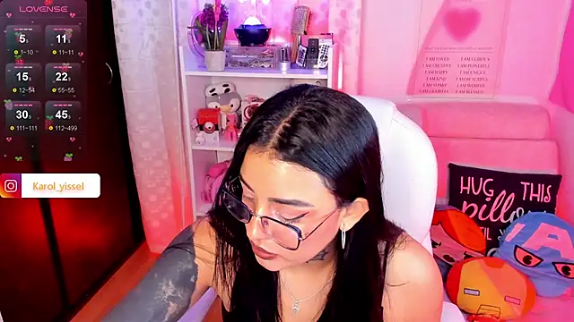 Snapshot of Hinataw33d01 chatting on 17, 12, 2024 Hinataw33d01 online show from 17, 12, 2024