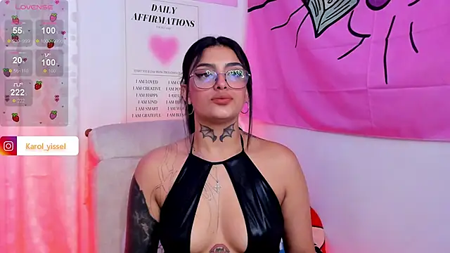 Snapshot of Hinataw33d01 chatting on 8, 3, 2025 Hinataw33d01 online show from 8, 3, 2025