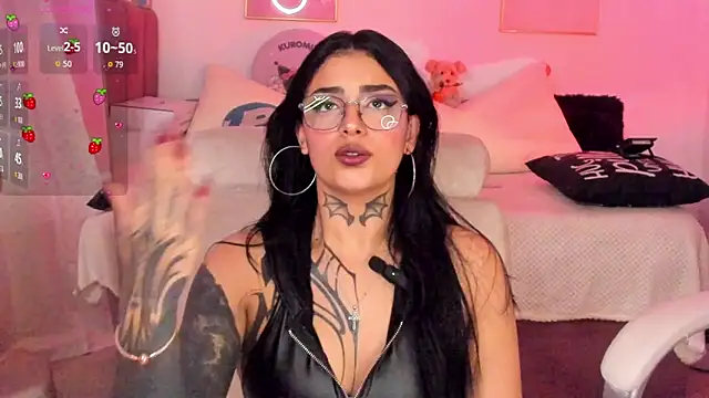 Snapshot of Hinataw33d01 chatting on 12, 9, 2025 Hinataw33d01 online show from 12, 9, 2025