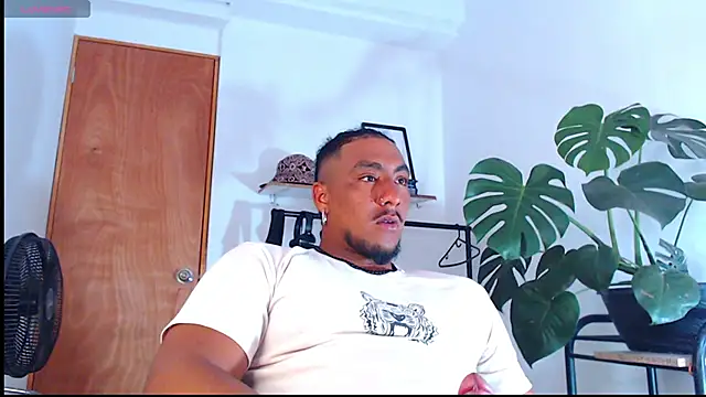 yosoy enzo2020 online show from 19, 2, 2025