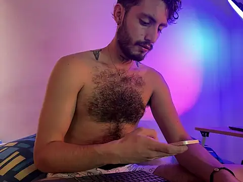 axel giracr online show from 17, 12, 2024