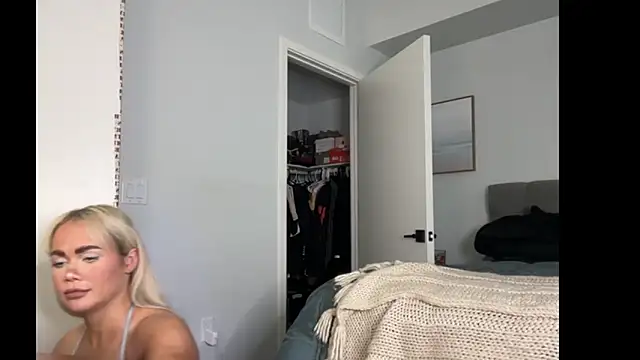 ElenaErickson online show from 7, 1, 2026