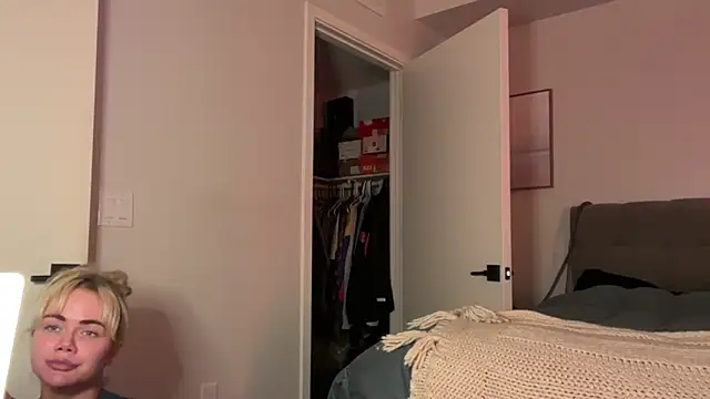 ElenaErickson online show from 13, 2, 2026