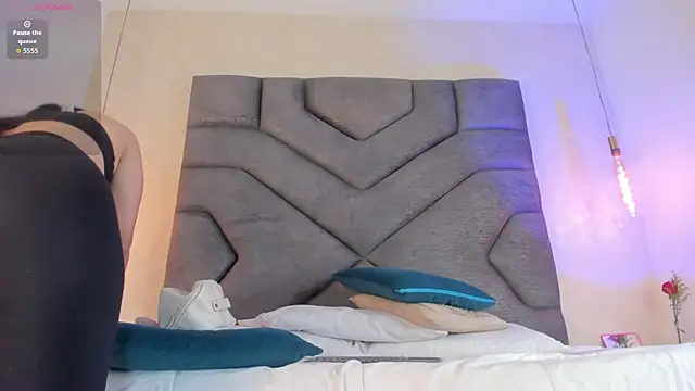 Liinda Saenz online show from 5, 12, 2025