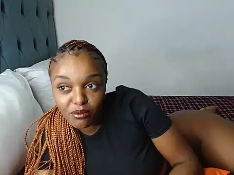 Snapshot of FaeMDom2 chatting on 14, 12, 2024 FaeMDom2 online show from 14, 12, 2024