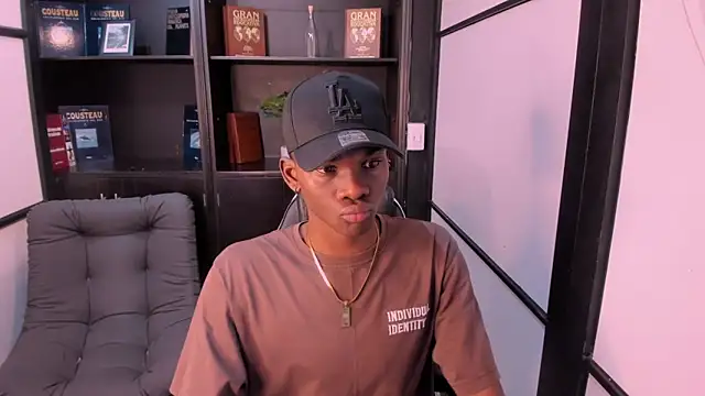 Snapshot of JacksonMuller_ chatting on 15, 11, 2025 JacksonMuller online show from 15, 11, 2025