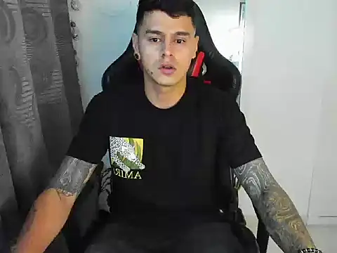 Snapshot of E_Moon chatting on 11, 5, 2026 E Moon online show from 11, 5, 2026