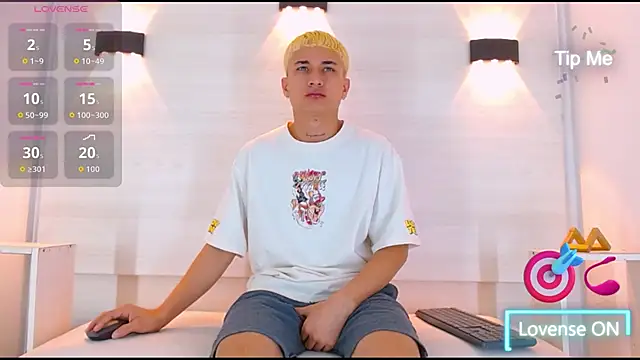 Snapshot of jeic_18 chatting on 22, 9, 2025 jeic 18 online show from 22, 9, 2025