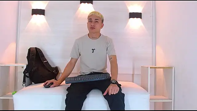 Snapshot of jeic_18 chatting on 7, 10, 2025 jeic 18 online show from 7, 10, 2025