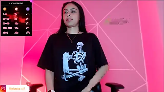 lilylouisee online show from 1, 11, 2025