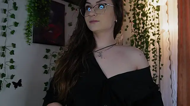 NaughtYHomemadE online show from 4, 2, 2025