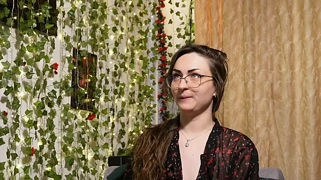 NaughtYHomemadE online show from 14, 6, 2026