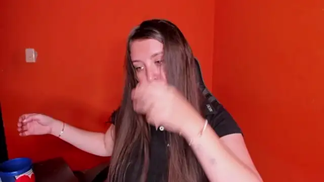 Snapshot of Daivis_17 chatting on 3, 11, 2025 Daivis 17 online show from 3, 11, 2025