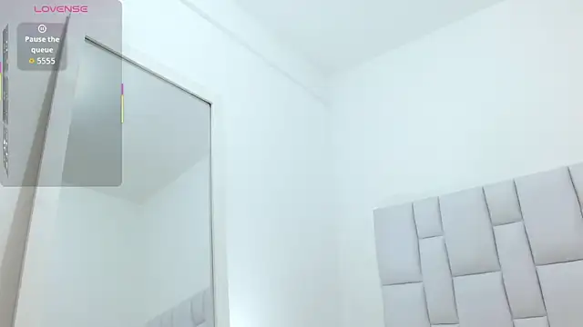 Snapshot of ElianFoxter chatting on 21, 12, 2025 ElianFoxter online show from 21, 12, 2025